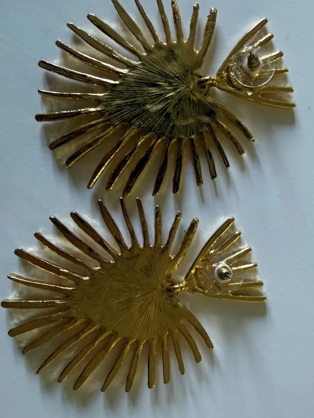 Kenneth Jay Lane Gold Starburst Earrings - Picture 3 of 4